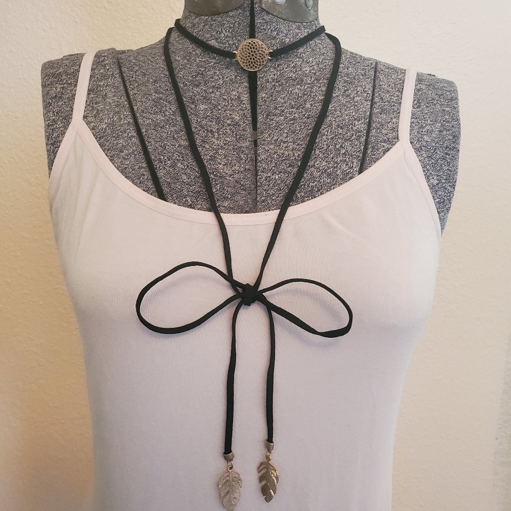 Black and gold choker necklace